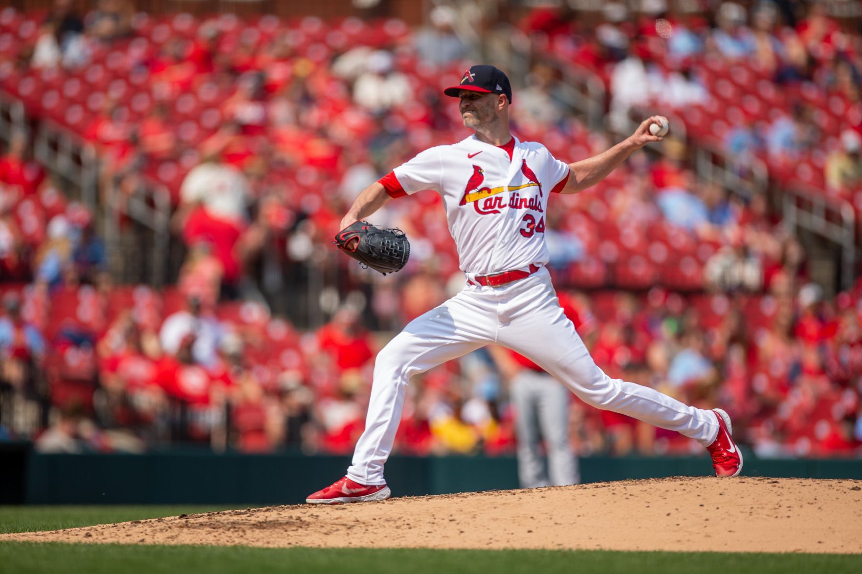 Cardinals take on Reds